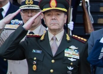 Rossi: Presti busca “empoderar y politizar” a las FF.AA.