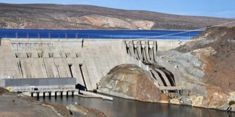 Economía define a los candidatos para las centrales.