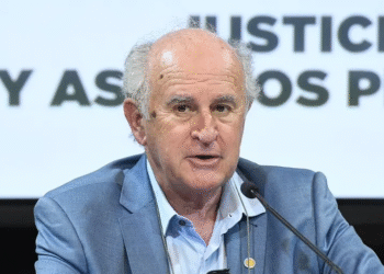 Para Parrilli, la reforma laboral de Milei no es seria.