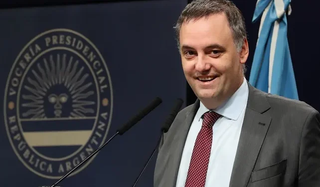 La «rosca» tiene nuevo funcionario en el Gabinete Adorni.