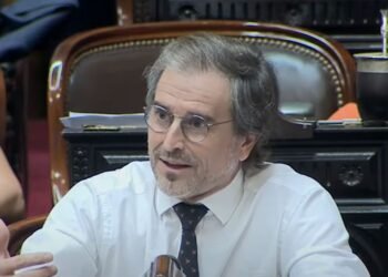 Benegas Lynch defiende Inocencia Fiscal con dura crítica.