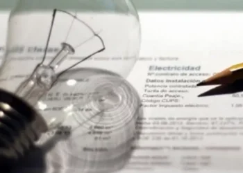 Tarifazo eléctrico: Usuarios asumirán casi 86% del costo en 2026.