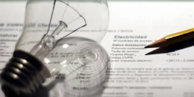 Tarifazo eléctrico: Usuarios asumirán casi 86% del costo en 2026.