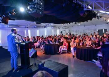 Escobar, anfitrión de un encuentro estratégico para el futuro de la inteligencia artificial