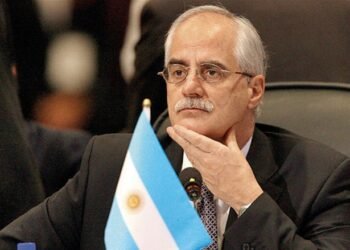 Taiana Cuestiona Intervención de Washington.