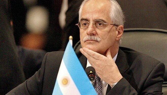 Taiana Cuestiona Intervención de Washington.