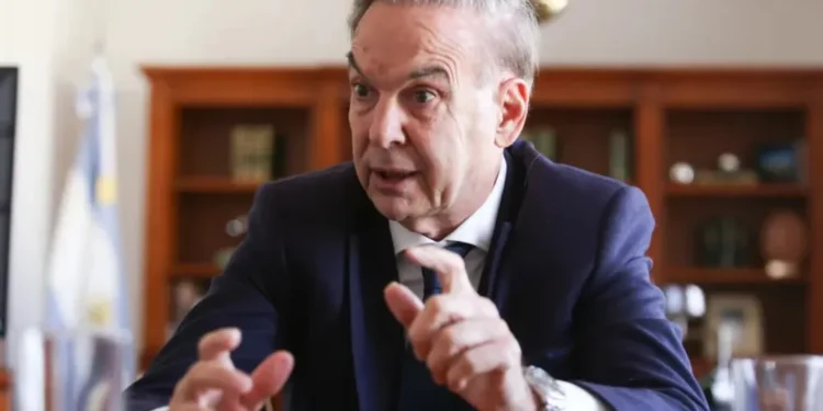 Reclamo de Pichetto por productos chinos: aranceles.