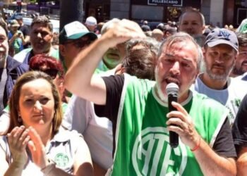 Milei, el “artífice de la destrucción”, según Rodolfo Aguiar.