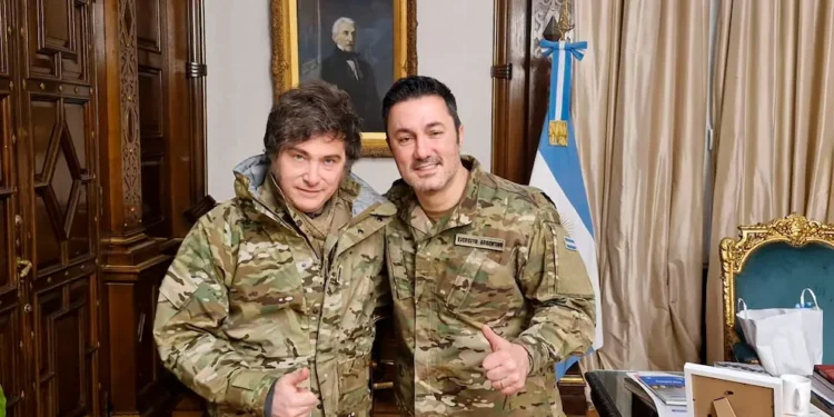 La obra social FF.AA. en crisis: apuntan a Milei y Petri.