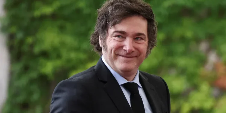 Victoria de Milei en urnas y el 40% sin un peso.