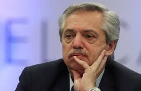 Vuelve Alberto Fernández con dardos a Milei.