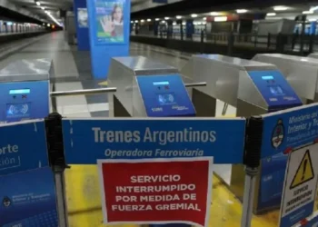 Última chance para frenar el paro de trenes: cumbre decisiva.