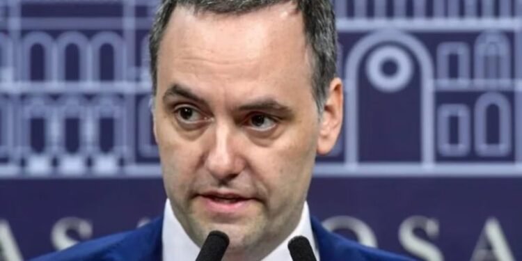 CGT y el paro: Adorni los acusa de “extorsivos”.