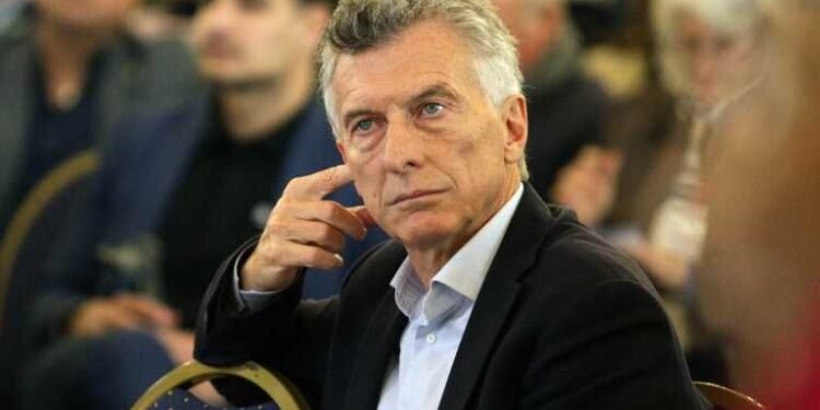 Reforma laboral: la reaparición de Macri con críticas.
