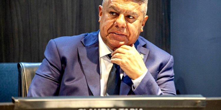 Solicitan el agravamiento del procesamiento de Tapia y Toviggino por una apropiación indebida de 6 mil millones de pesos en la AFA