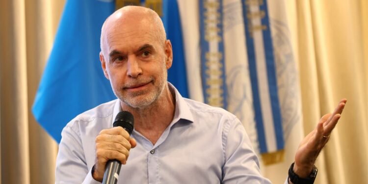 Larreta critica a Argentina por restricciones a la prensa comparándola con regímenes autoritarios