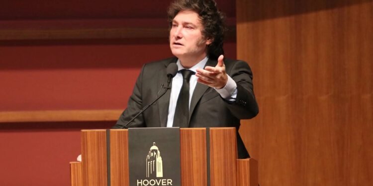 Javier Milei y sus acciones recientes: interpelaciones y medidas sobre el combustible