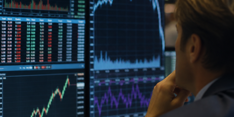 El riesgo país se sitúa cerca de los 550 puntos: impacto en acciones y el dólar