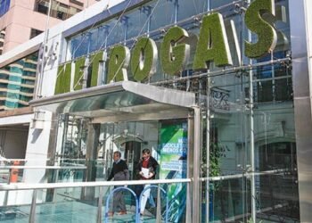El proceso de venta de Metrogas avanza hacia su etapa decisiva con cuatro candidatos en la contienda
