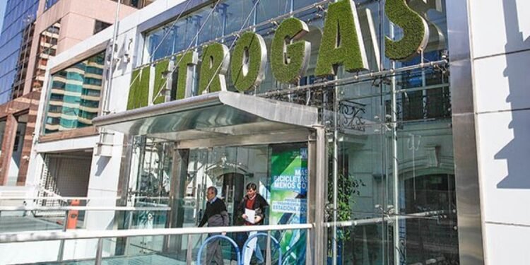El proceso de venta de Metrogas avanza hacia su etapa decisiva con cuatro candidatos en la contienda