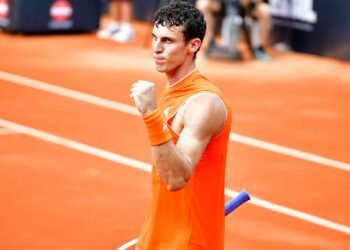 Cerúndolo sorprende en Roland Garros: Elimina al número uno del mundo Jannik Sinner