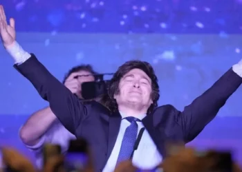 Milei vuelve a la escena pública mientras el Gabinete expresa preocupación por las divisiones internas