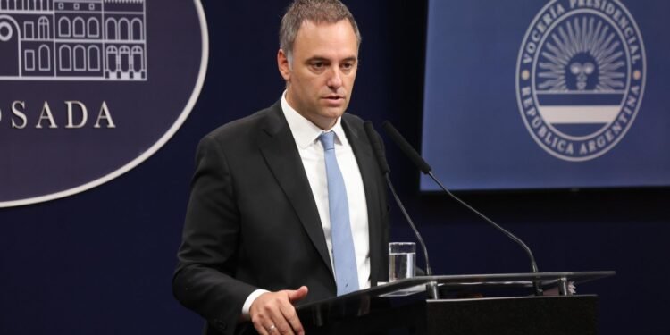 Adorni se compromete a responder ante la Justicia sobre su patrimonio en el plazo estipulado