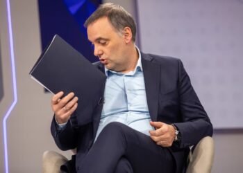 Adorni se concentra en su informe de gestión ante el Senado y no prevé ser interpelado