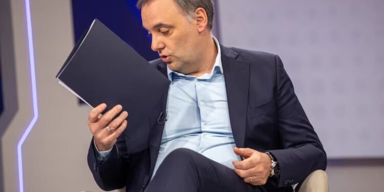 Adorni se concentra en su informe de gestión ante el Senado y no prevé ser interpelado
