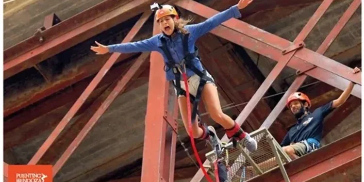 Puentes de adrenalina: los únicos lugares para practicar bungee jumping en Argentina y sus medidas de seguridad