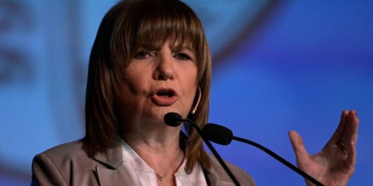 Bullrich: “Milei sostiene que no hay razones para remover a Adorni”