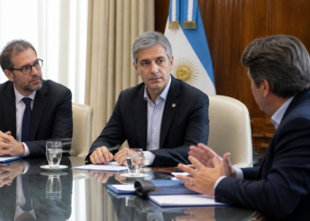 El Gobierno ratifica acuerdo con universidades: incremento salarial y más recursos