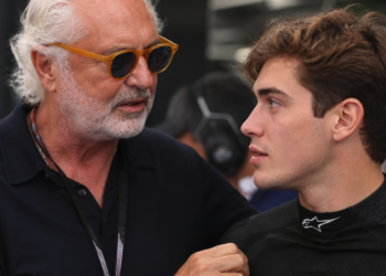 Flavio Briatore respalda a Franco Colapinto y detalla las mejoras en Alpine