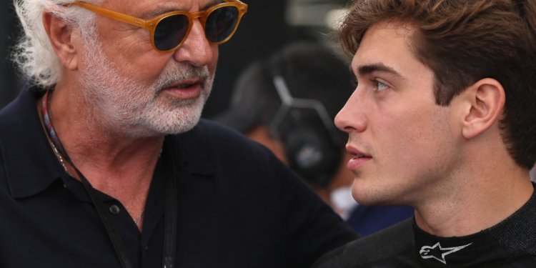 Flavio Briatore respalda a Franco Colapinto y detalla las mejoras en Alpine