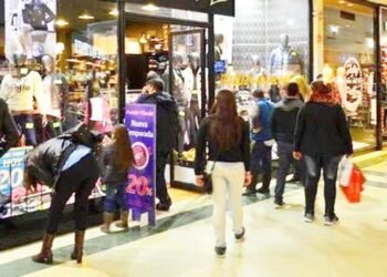 La economía argentina muestra señales de crecimiento, aunque sin impacto en empleo ni consumo