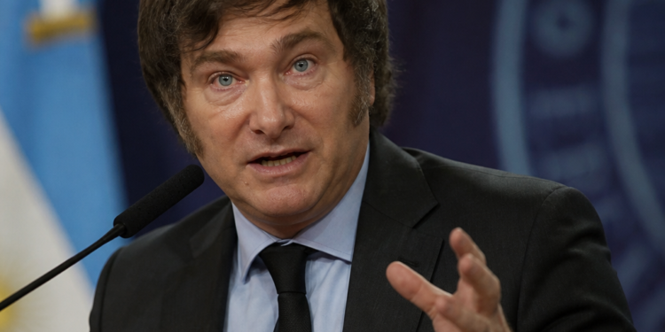 El Gobierno celebra el nuevo revés judicial de Burford en el caso YPF: ‘Tienen un 2% de posibilidades de revertirlo’