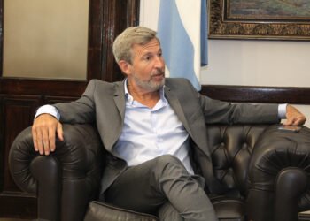 Frigerio: “El kirchnerismo financiaba viviendas para la clase media-alta”
