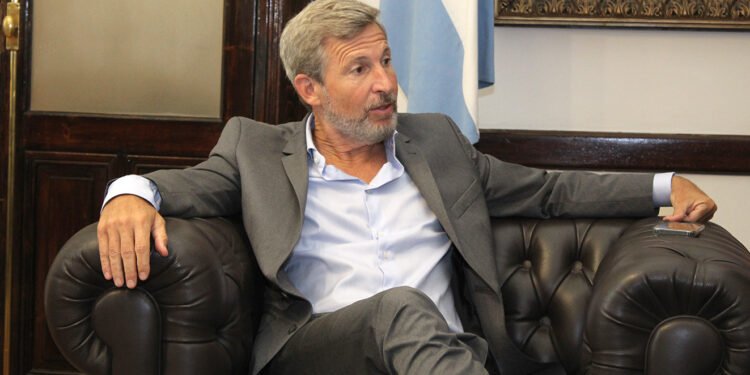 Frigerio: “El kirchnerismo financiaba viviendas para la clase media-alta”