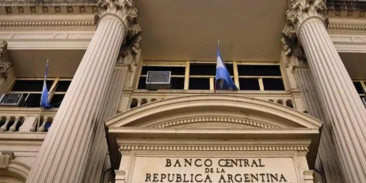 El Banco Central realizó la mayor adquisición de dólares en un mes y medio y mantiene su tendencia positiva