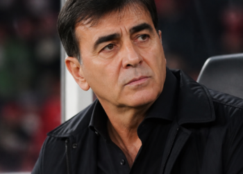 Gustavo Quinteros expresa su preocupación por el mercado de pases de Independiente: “Ojalá que los dirigentes lo puedan solucionar”