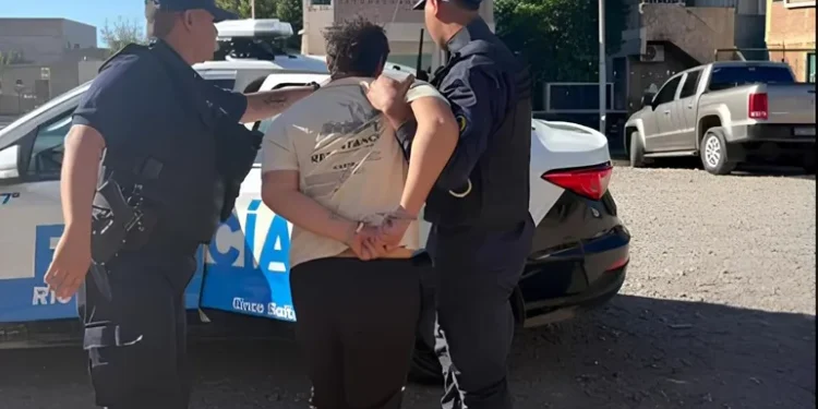 Dictan prisión preventiva a hombre por golpear y abusar de su pareja tras revisar su celular
