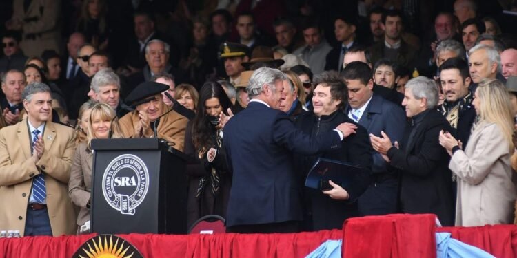 Retenciones, infraestructura y financiamiento: el reclamo de Nicolás Pino a Javier Milei en la Rural