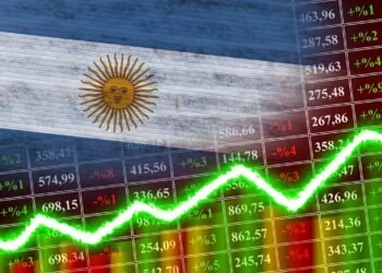 Mercados: las acciones argentinas se recuperan y el riesgo país disminuye gracias a los bonos