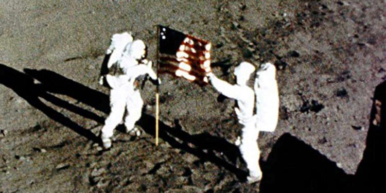 Los secretos ocultos de la misión que llevó al ser humano a la Luna