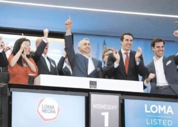 El nuevo propietario de Loma Negra conmemora el centenario de la cementera en Wall Street y anticipa un repunte en la construcción