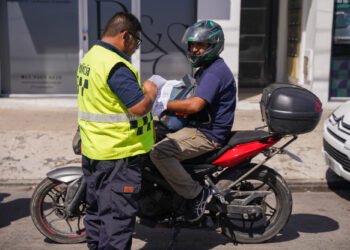 Inhabilitaron a un motociclista hasta 2099 por maniobras peligrosas en la provincia de Buenos Aires