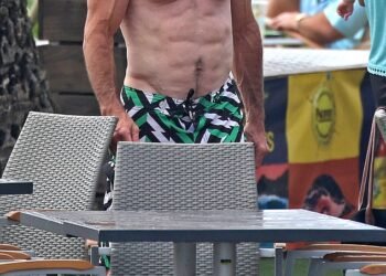 Dennis Quaid a los 72 años comparte su lección de vida en Hollywood: “Cuídate en tus veintes y treintas, y lo demás vendrá solo”