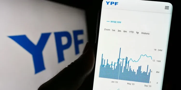 YPF anuncia un desdoblamiento de acciones: implicancias y detalles para los inversores