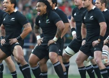 Ma’a Nonu impacta al rugby al enfrentarse solo al haka de los All Blacks