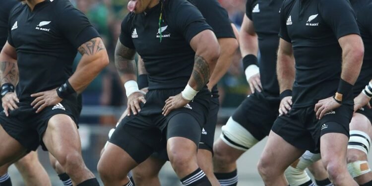 Ma’a Nonu impacta al rugby al enfrentarse solo al haka de los All Blacks